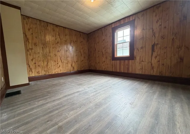 Photo 3 of Single family home for sale at 1311 Bristol St, Zanesville, OH 43701 | MLS# 5230733 | Listing updated on 2026-09-04