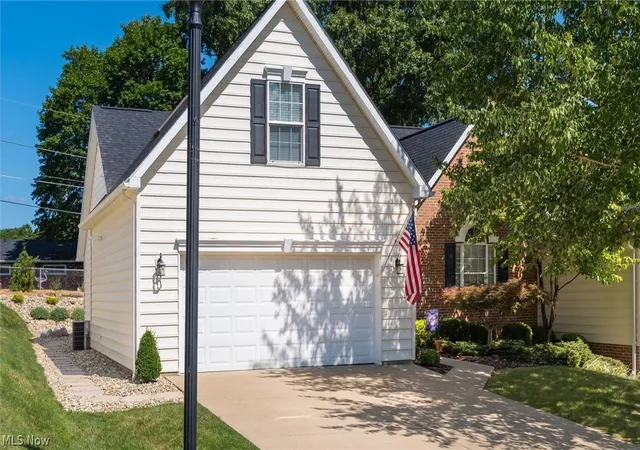 Photo 2 of Condo for sale at 2958 Eagle Crst Dr, Zanesville, OH 43701 | MLS# 5229381 | Listing updated on 2026-09-15