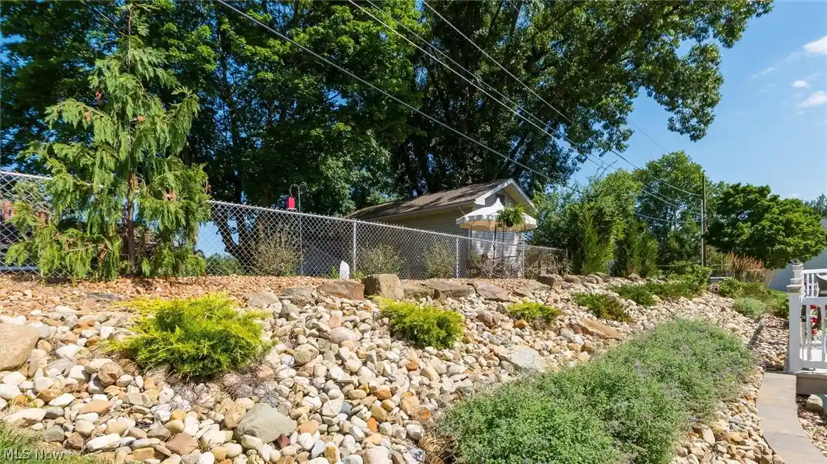 Listing Photo 41 - Condo for sale in 2958 Eagle Crest Dr located at 2958 Eagle Crest Dr, Zanesville, OH 43701 - Unit 2958 Eagle Crst Dr