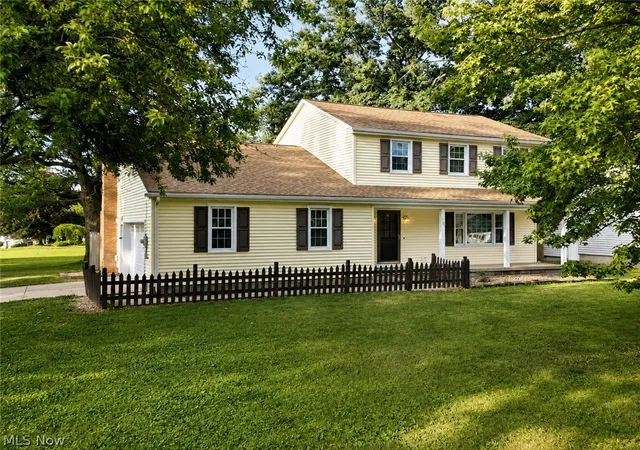 Photo 1 of Single family home for sale at 707 Oakridge Dr, Youngstown, OH 44512 | MLS# 5229937 | Listing updated on 2026-10-03
