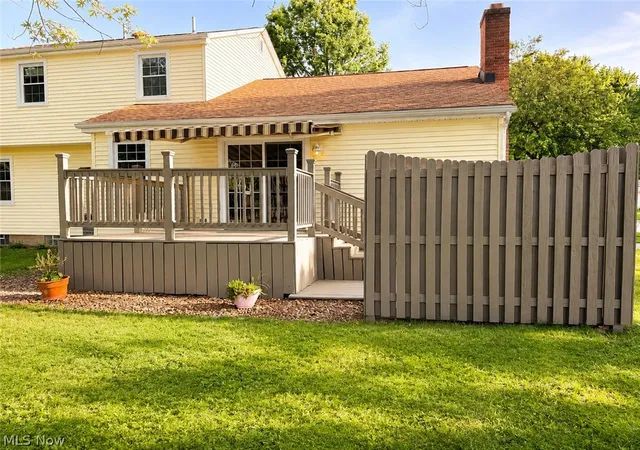 Photo 4 of Single family home for sale at 707 Oakridge Dr, Youngstown, OH 44512 | MLS# 5229937 | Listing updated on 2026-10-03
