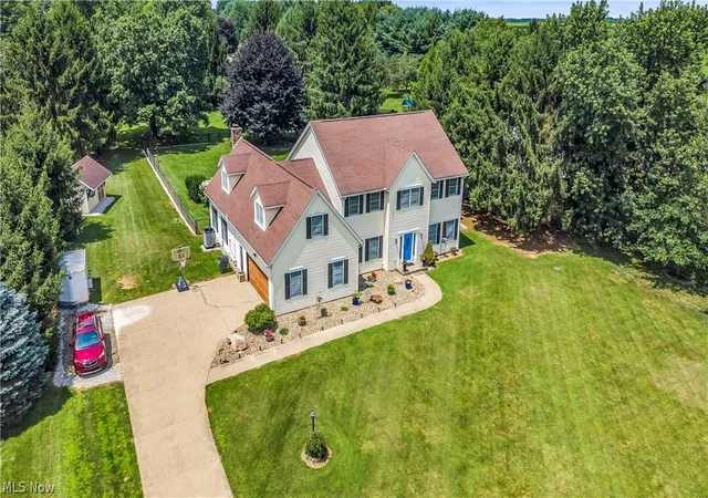 Photo 2 of Sale Pending at 3516 Briarwood Dr, Wooster, OH 44691 | MLS# 5230118 | Listing updated on 2026-09-11