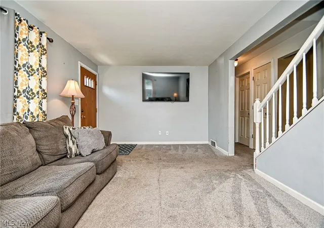 Photo 4 of Sale Pending at 420 Stuart St NW, Massillon, OH 44646 | MLS# 5230937 | Listing updated on 2026-09-29