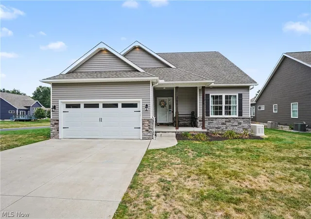 Photo 1 of Single family home for sale at 341 Alexis Ln, Canal Fulton, OH 44614 | MLS# 5230410 | Listing updated on 2026-10-01