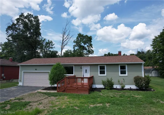 Photo 2 of Single family home for sale at 17964 Glendale Ave, Lake Milton, OH 44429 | MLS# 5229163 | Listing updated on 2026-09-03