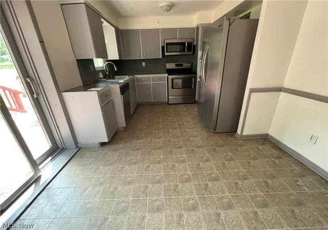 Photo 3 of Sale Pending at 5724 Bonnie Lou Dr, New Franklin, OH 44319 | MLS# 5230543 | Listing updated on 2026-09-17