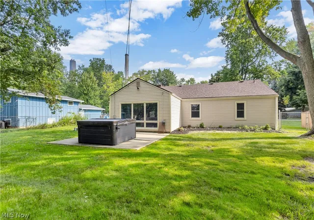 Photo 2 of Sale Pending at 17 Nepahwin Dr, Eastlake, OH 44095 | MLS# 5231068 | Listing updated on 2026-09-14