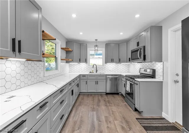 Photo 3 of Sale Pending at 17 Nepahwin Dr, Eastlake, OH 44095 | MLS# 5231068 | Listing updated on 2026-09-14
