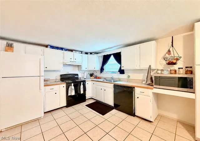 Photo 2 of Single family home for sale at 805 4th Street, Belpre, OH 45714 | MLS# 5231066 | Listing updated on 2026-09-15