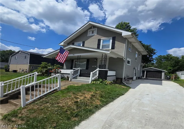 Photo 3 of Sale Pending at 2311 Maple Ave NE, Canton, OH 44714 | MLS# 5231116 | Listing updated on 2026-09-22