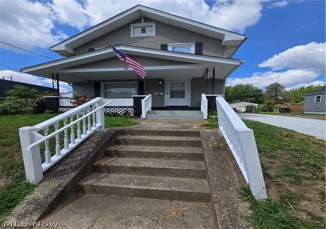 Photo 4 of Sale Pending at 2311 Maple Ave NE, Canton, OH 44714 | MLS# 5231116 | Listing updated on 2026-09-22