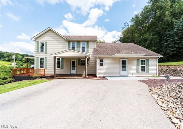 Photo 4 of Single family home for sale at 16500 Park Way, East Liverpool, OH 43920 | MLS# 5229143 | Listing updated on 2026-10-01
