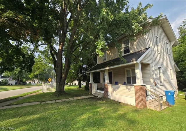 Photo 2 of Single family home for sale at 442 Poland Ave, Struthers, OH 44471 | MLS# 5229859 | Listing updated on 2026-10-06