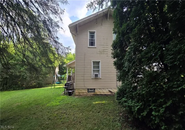 Photo 3 of Single family home for sale at 442 Poland Ave, Struthers, OH 44471 | MLS# 5229859 | Listing updated on 2026-10-06