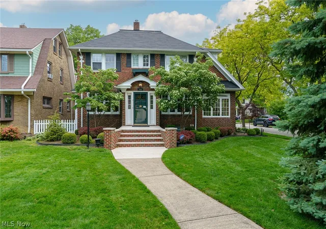 Photo 1 of Single family home for sale at 14914 Lake Ave, Lakewood, OH 44107 | MLS# 5215339 | Listing updated on 2026-09-04