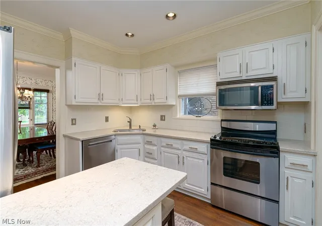 Photo 4 of Single family home for sale at 14914 Lake Ave, Lakewood, OH 44107 | MLS# 5215339 | Listing updated on 2026-09-04