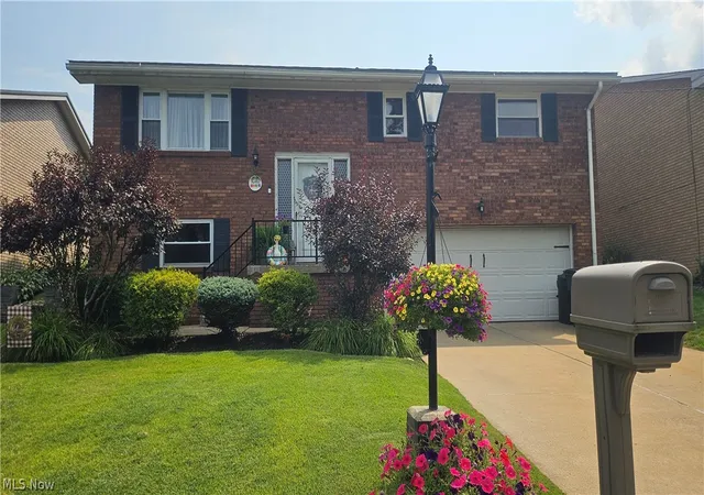 Photo 1 of Sale Pending at 2654 Lafayette Blvd, Steubenville, OH 43952 | MLS# 5222522 | Listing updated on 2026-09-14