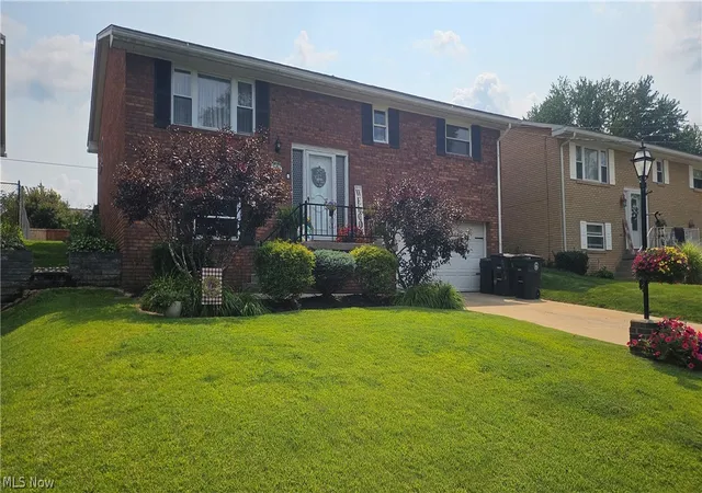 Photo 3 of Sale Pending at 2654 Lafayette Blvd, Steubenville, OH 43952 | MLS# 5222522 | Listing updated on 2026-09-14