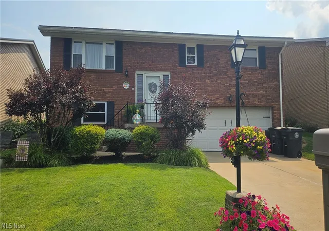 Photo 4 of Sale Pending at 2654 Lafayette Blvd, Steubenville, OH 43952 | MLS# 5222522 | Listing updated on 2026-09-14