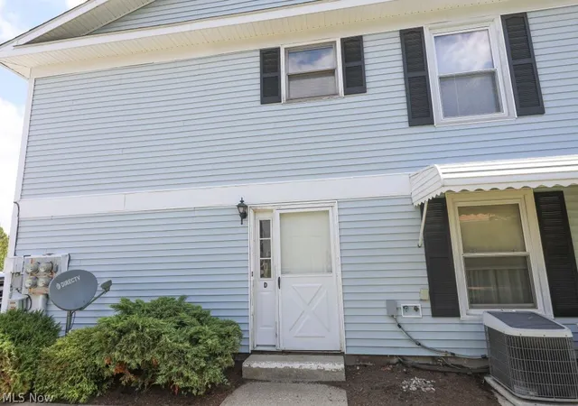 Photo 1 of Sale Pending at 1258 Pembrooke Dr #D, Salem, OH 44460 | MLS# 5227047 | Listing updated on 2026-09-14