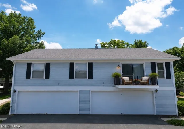 Photo 2 of Sale Pending at 1258 Pembrooke Dr #D, Salem, OH 44460 | MLS# 5227047 | Listing updated on 2026-09-14
