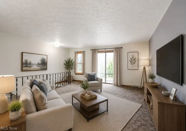 Listing Photo 5 - Condo for sale in building located at 1258 Pembrooke Dr, Salem, OH 44460 - Unit #D