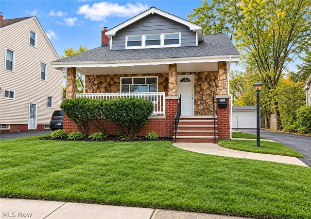 Photo 1 of Single family home for sale at 3922 Grosvenor Rd, Cleveland, OH 44118 | MLS# 5231557 | Listing updated on 2026-09-14