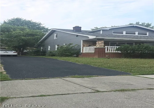 Photo 2 of Single family home for sale at 3922 Grosvenor Rd, Cleveland, OH 44118 | MLS# 5231557 | Listing updated on 2026-09-14