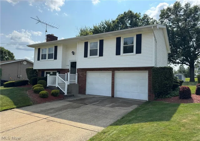 Photo 1 of Single family home for sale at 2370 Oak Tr St, Youngstown, OH 44515 | MLS# 5231535 | Listing updated on 2026-09-09