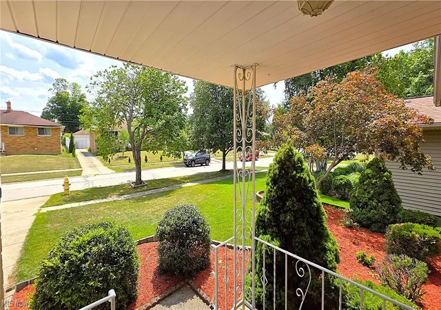 Photo 3 of Sale Pending at 11198 Gordon Dr, Cleveland, OH 44130 | MLS# 5231282 | Listing updated on 2026-09-10