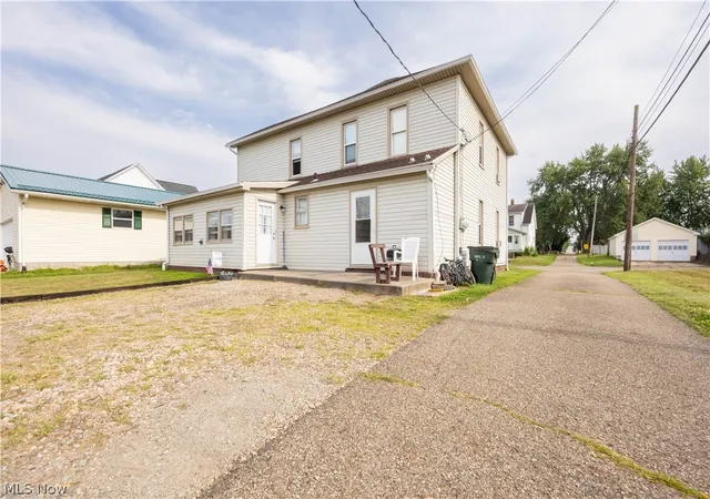 Listing Photo 5 - Condo for sale in building located at 119 4th St SE, Brewster, OH 44613