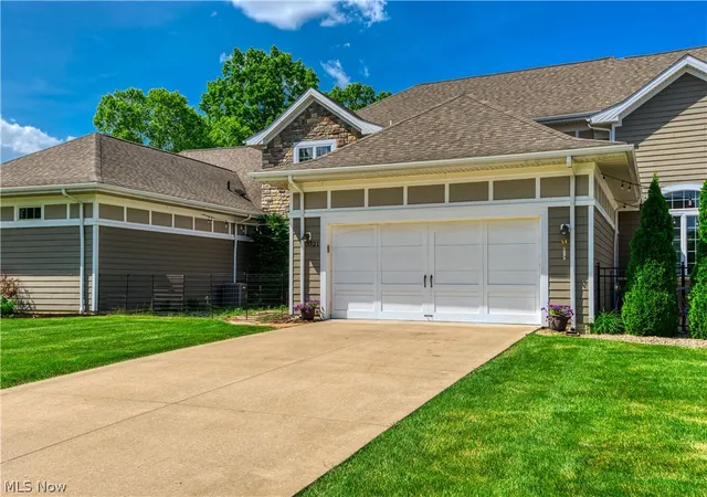 Photo 3 of Condo for sale at 3721 Old Hickory Ave Nw, Canton, OH 44718 | MLS# 5231342 | Listing updated on 2026-09-02