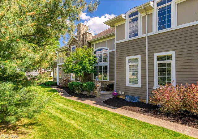 Listing Photo 4 - Condo for sale in building located at 3721 Old Hickory Ave NW, Canton, OH 44718