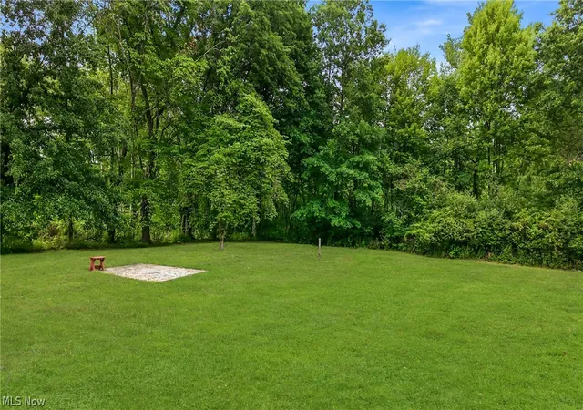 Photo 4 of Sale Pending at 836 School St, Hubbard, OH 44425 | MLS# 5230199 | Listing updated on 2026-09-24