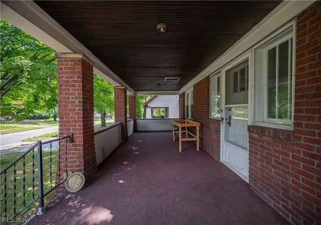 Photo 3 of House for sale at 626 Woodbine Ave SE, Warren, OH 44483 | MLS# 5227301 | Listing updated on 2026-09-29