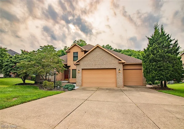 Photo 1 of Sale Pending at 5603 Greenmont Pl, Vienna, WV 26105 | MLS# 5228578 | Listing updated on 2026-09-07