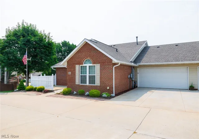 Photo 2 of Condo for sale at 205 Greenbriar Ln, Dalton, OH 44618 | MLS# 5231856 | Listing updated on 2026-10-03
