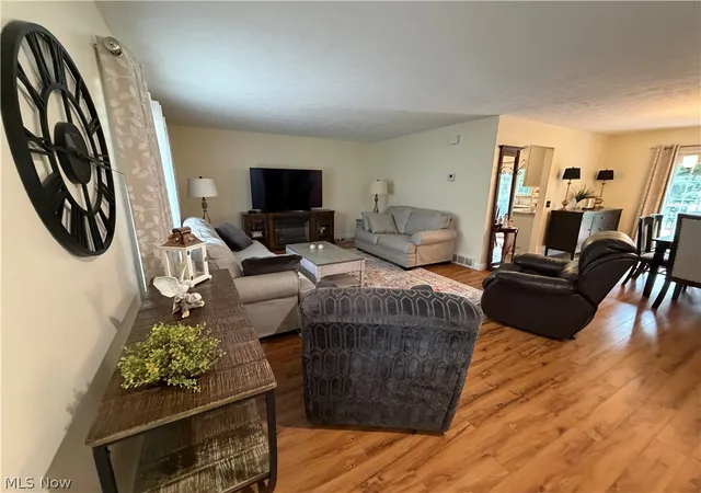 Photo 3 of Single family home for sale at 11280 Braddock St Nw, Canal Fulton, OH 44614 | MLS# 5232023 | Listing updated on 2026-09-17