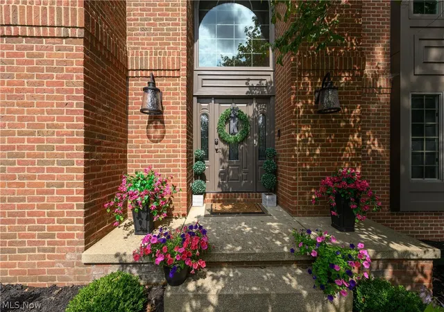 Photo 3 of Single family home for sale at 4063 Dunoon Cir NW, Canton, OH 44718 | MLS# 5232031 | Listing updated on 2026-09-02