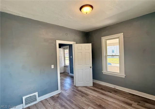 Photo 3 of Sale Pending at 124 W 32nd Street, Lorain, OH 44055 | MLS# 5231792 | Listing updated on 2026-09-15
