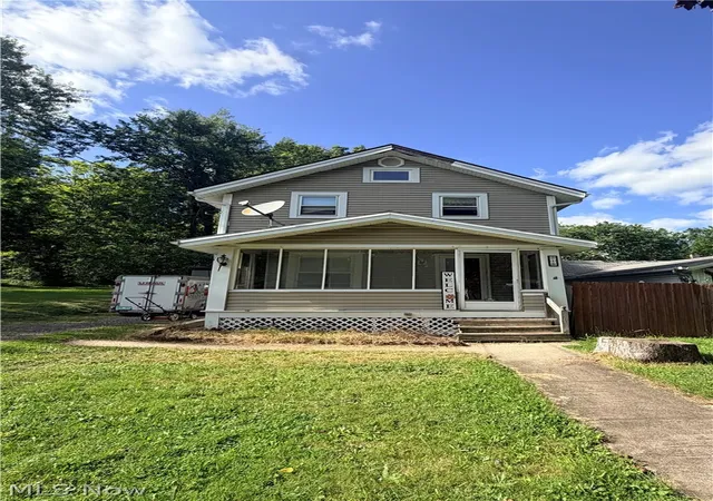Photo 1 of Single family home for sale at 218 Lincoln St, Ravenna, OH 44266 | MLS# 5232127 | Listing updated on 2026-09-10