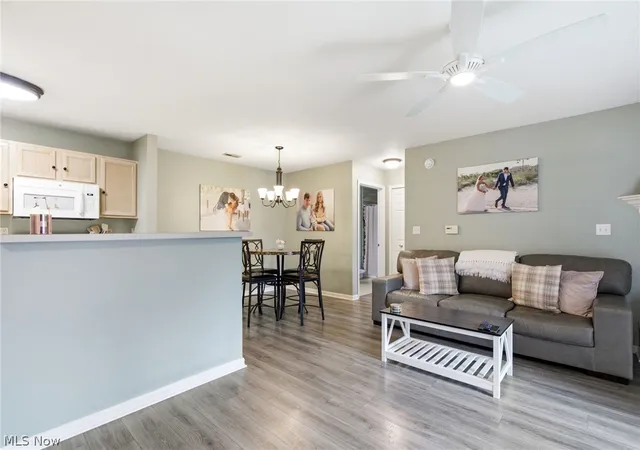 Listing Photo 4 - Condo for sale in building located at 3284 Lenox Vlg Dr, Fairlawn, OH 44333 - Unit #104