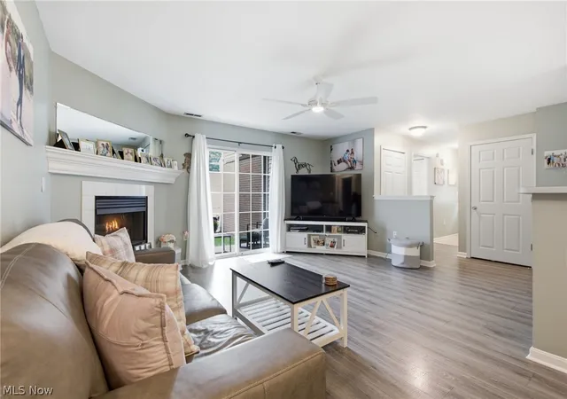 Listing Photo 5 - Condo for sale in building located at 3284 Lenox Vlg Dr, Fairlawn, OH 44333 - Unit #104