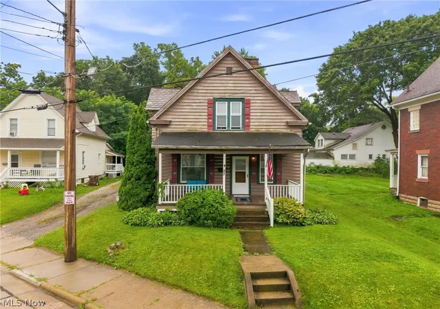 Photo 3 of Single family home for sale at 637 Franklin Ave, Salem, OH 44460 | MLS# 5231606 | Listing updated on 2026-09-12