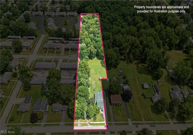Photo 2 of Single family home for sale at 959 Beechwood Dr, Girard, OH 44420 | MLS# 5231885 | Listing updated on 2026-10-07