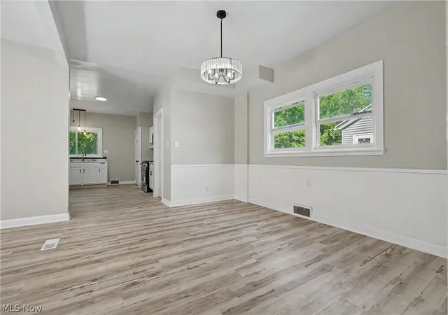 Photo 4 of Single family home for sale at 455 Scott St NE, Warren, OH 44483 | MLS# 5225720 | Listing updated on 2026-09-10