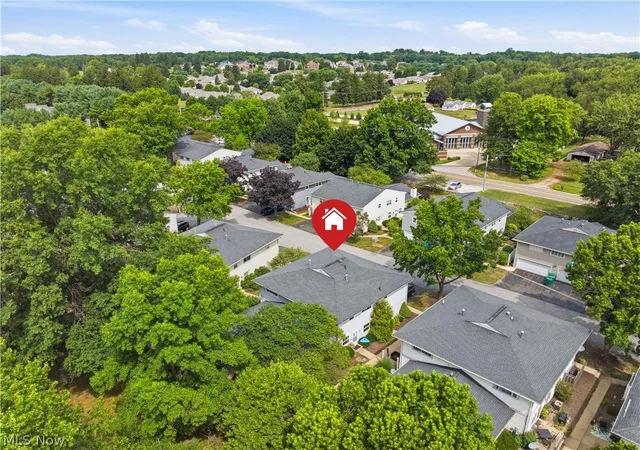 Listing Photo 2 - Condo for sale in building located at 2436 Island Dr, Uniontown, OH 44685 - Unit #C