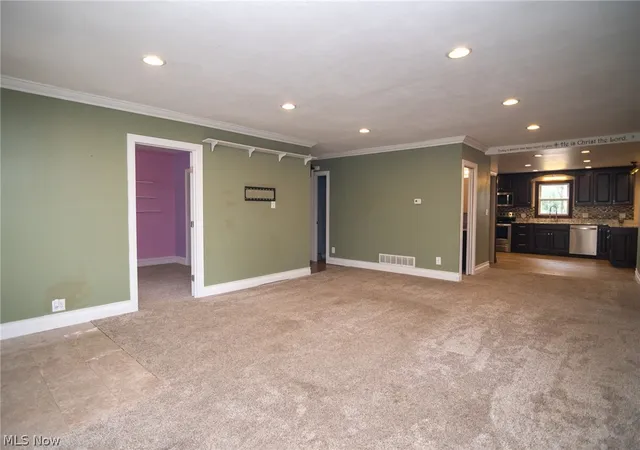 Photo 3 of Single family home for sale at 107 Broad St, Saint Clairsville, OH 43950 | MLS# 5232132 | Listing updated on 2026-09-04