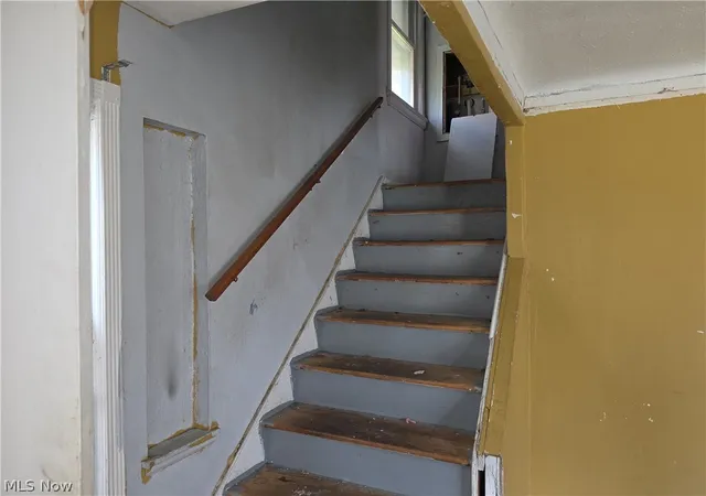 Photo 4 of Single family home for sale at 17425 Throckley Ave, Cleveland, OH 44128 | MLS# 5232321 | Listing updated on 2026-10-29