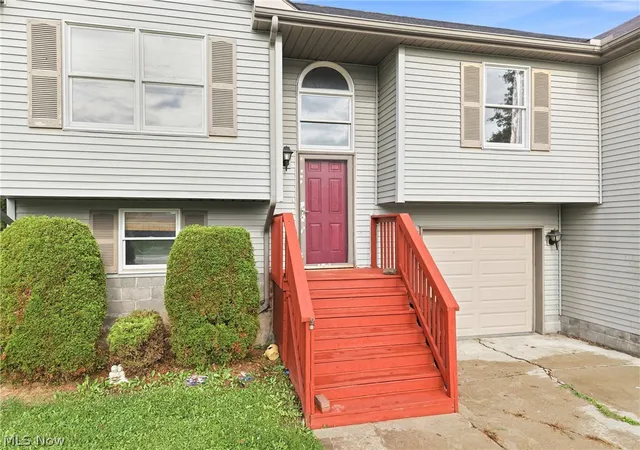 Photo 2 of Single family home for sale at 5613 Pierce Rd Nw, Warren, OH 44481 | MLS# 5231950 | Listing updated on 2026-09-16
